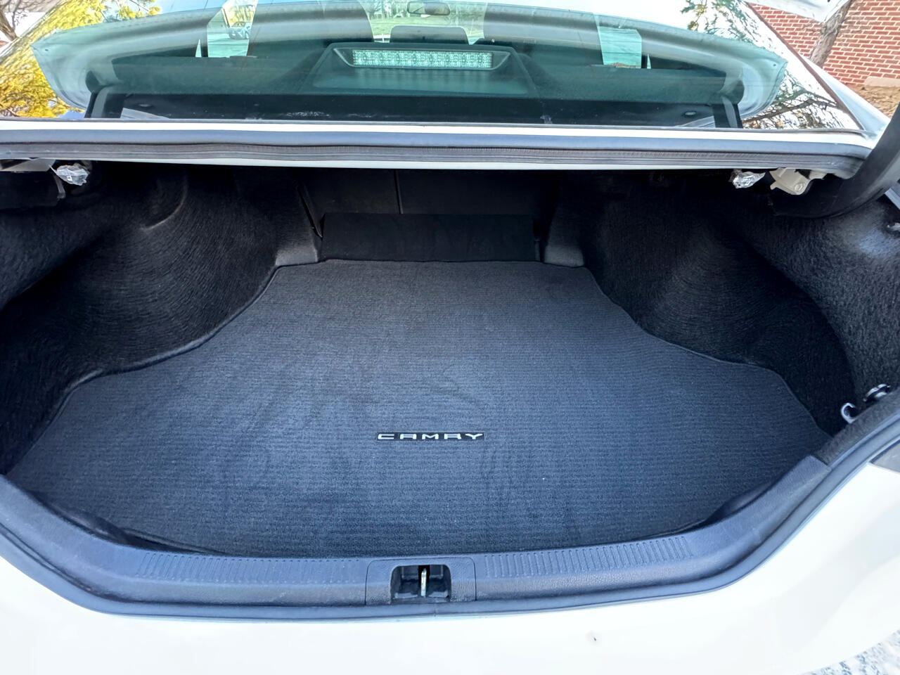 Toyota Camry Hybrid LE CVT (Natl) 2023