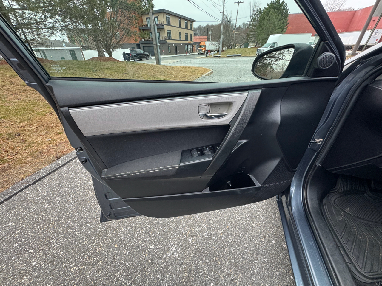 Toyota Corolla LE CVT (Natl) 2018