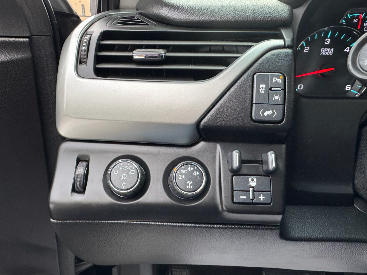 Chevrolet Tahoe  2016