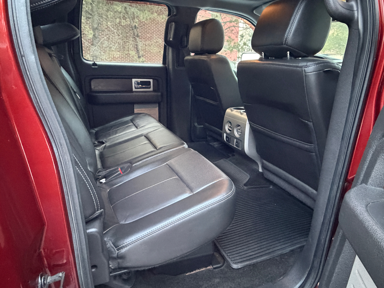 Ford F-150 4WD SuperCrew 145" Lariat 2014