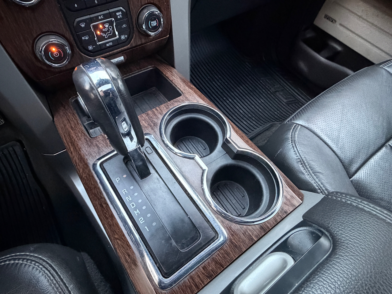 Ford F-150 4WD SuperCrew 145" Lariat 2014