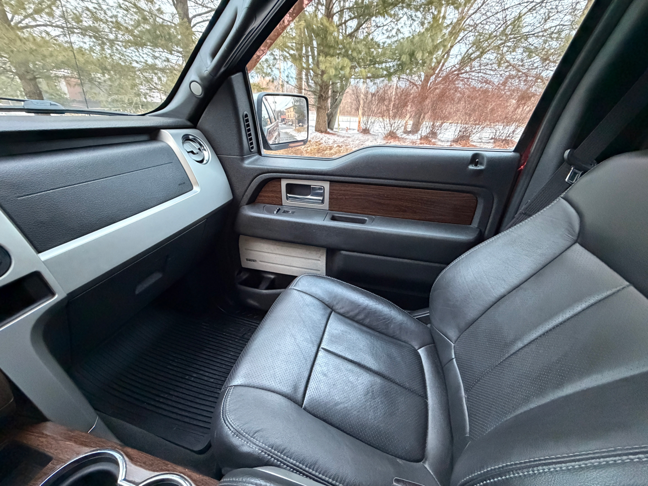 Ford F-150 4WD SuperCrew 145" Lariat 2014