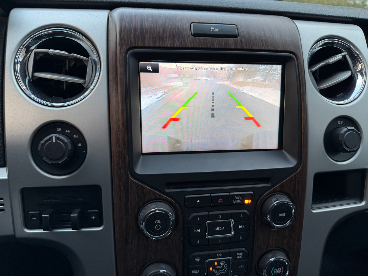 Ford F-150 4WD SuperCrew 145" Lariat 2014