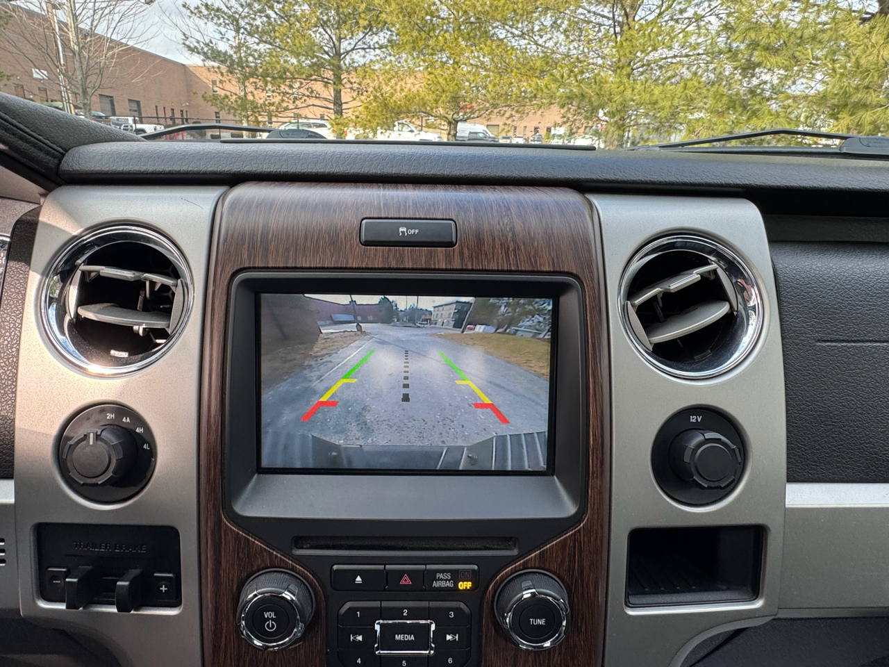 Ford F-150 4WD SuperCrew 145" Lariat 2014