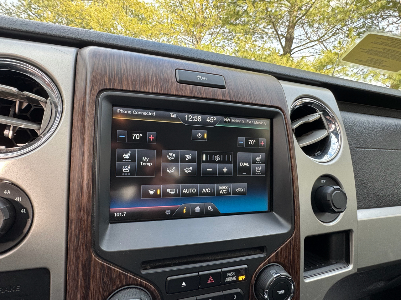 Ford F-150 4WD SuperCrew 145" Lariat 2014