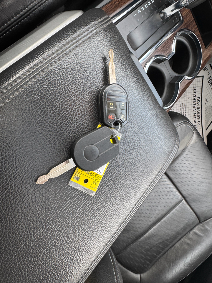 Ford F-150 4WD SuperCrew 145" Lariat 2014