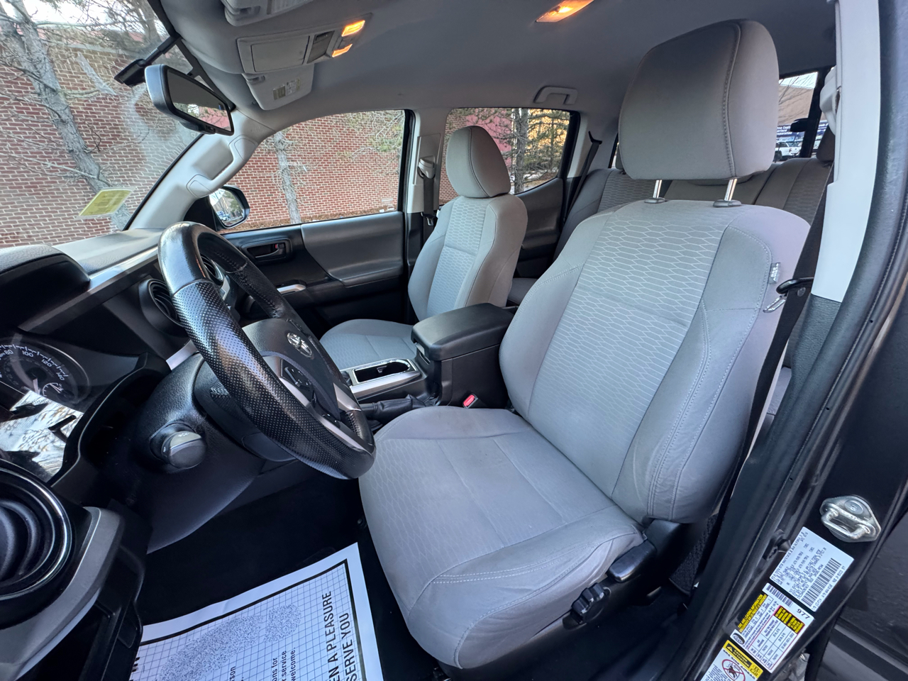 Toyota Tacoma 4WD Double Cab V6 AT SR5 (Natl) 2016