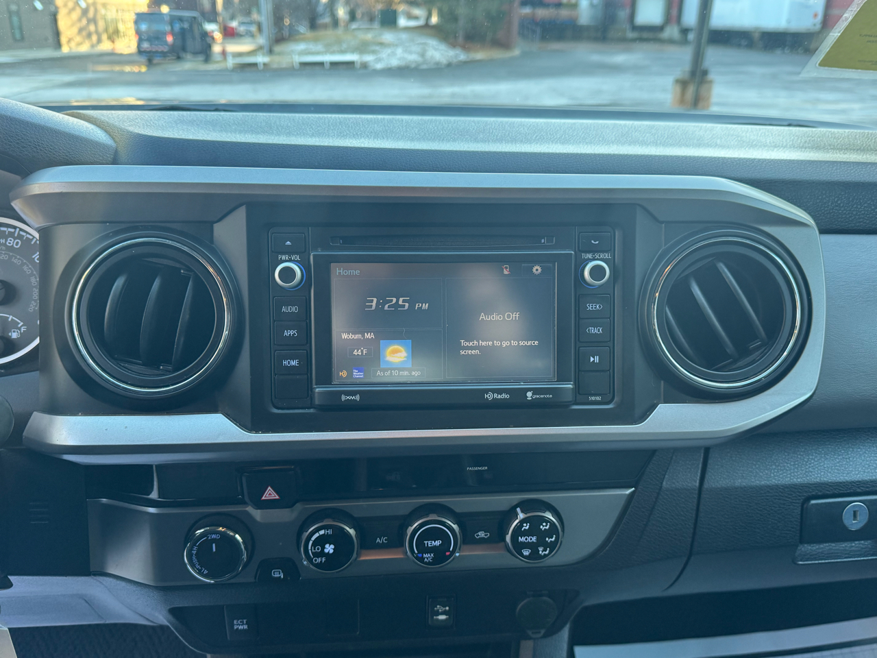 Toyota Tacoma 4WD Double Cab V6 AT SR5 (Natl) 2016