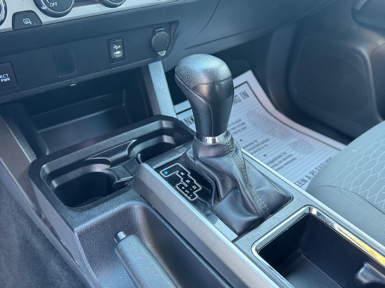 Toyota Tacoma 4WD Double Cab V6 AT SR5 (Natl) 2016