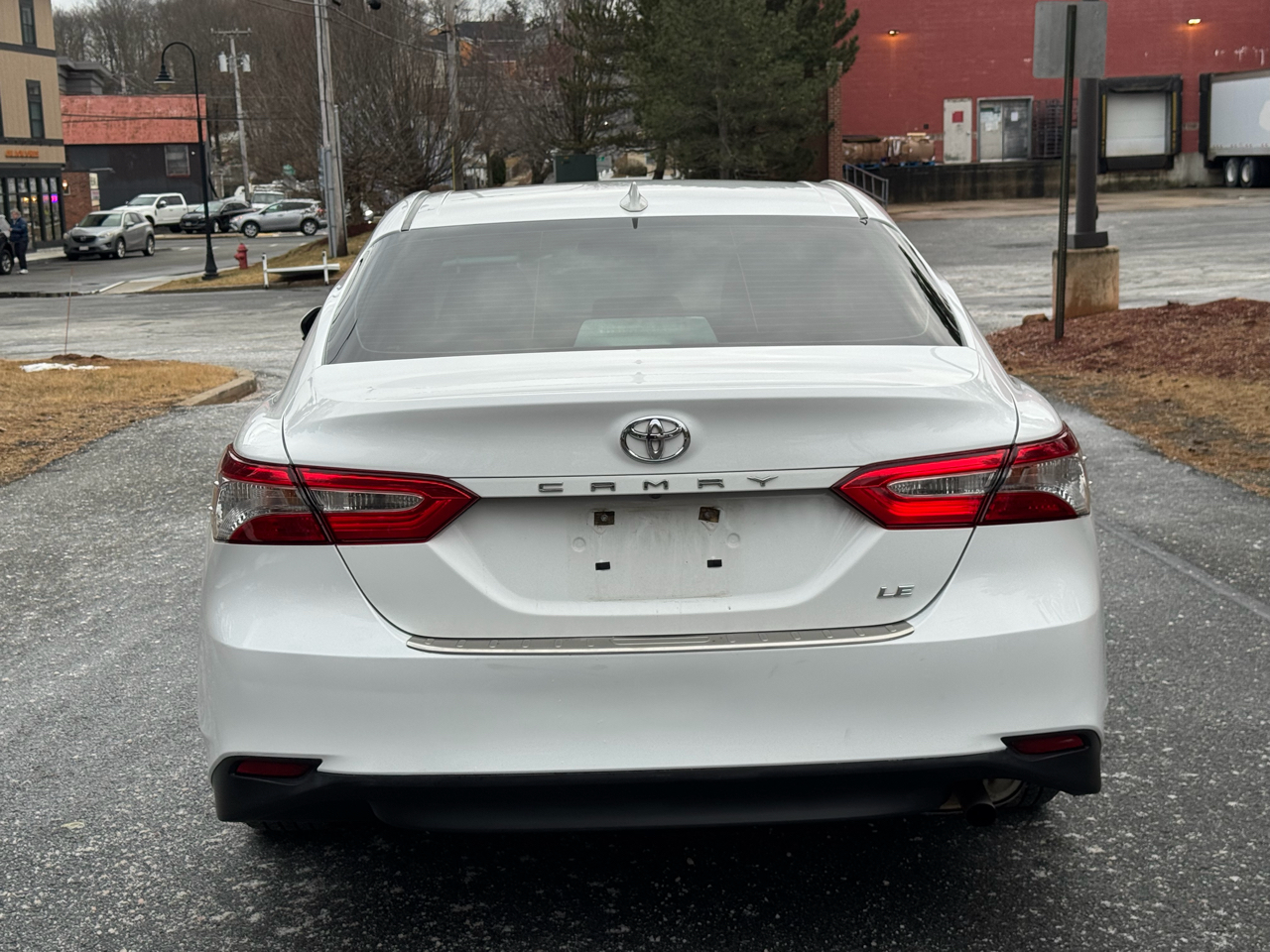 Toyota Camry LE Auto (Natl) 2020