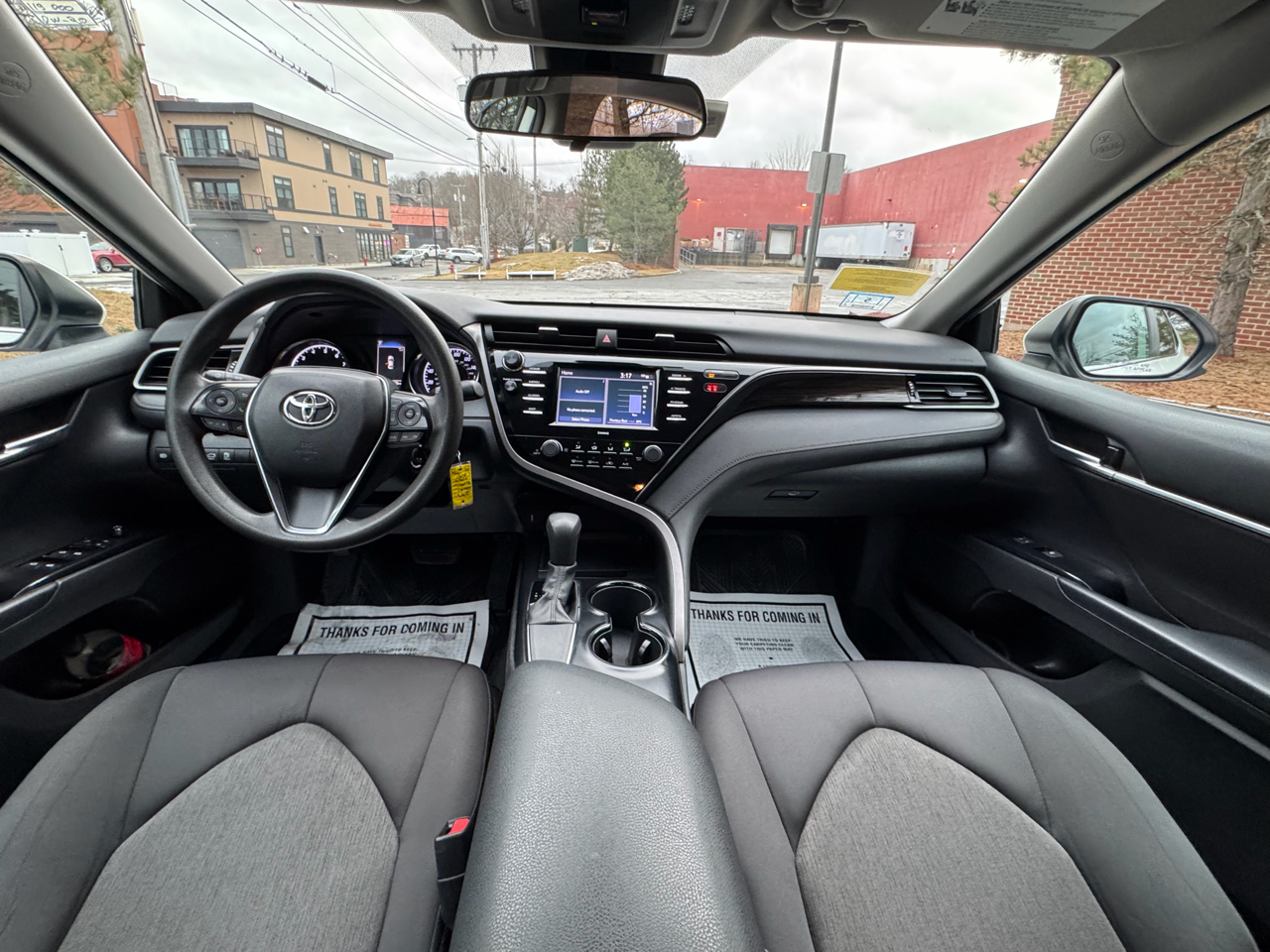 Toyota Camry LE Auto (Natl) 2020