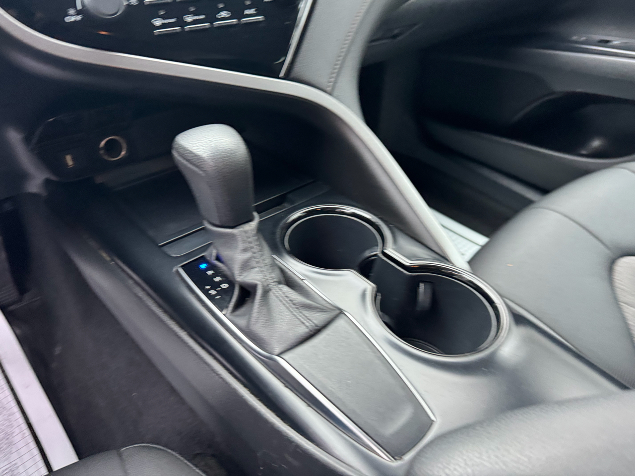 Toyota Camry LE Auto (Natl) 2020