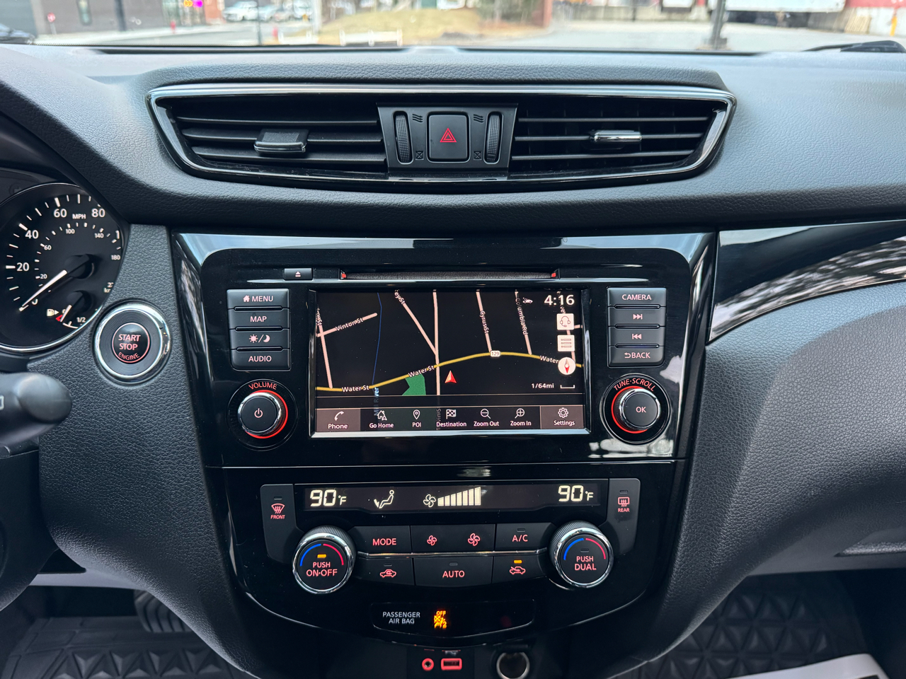 Nissan Rogue Sport  2019