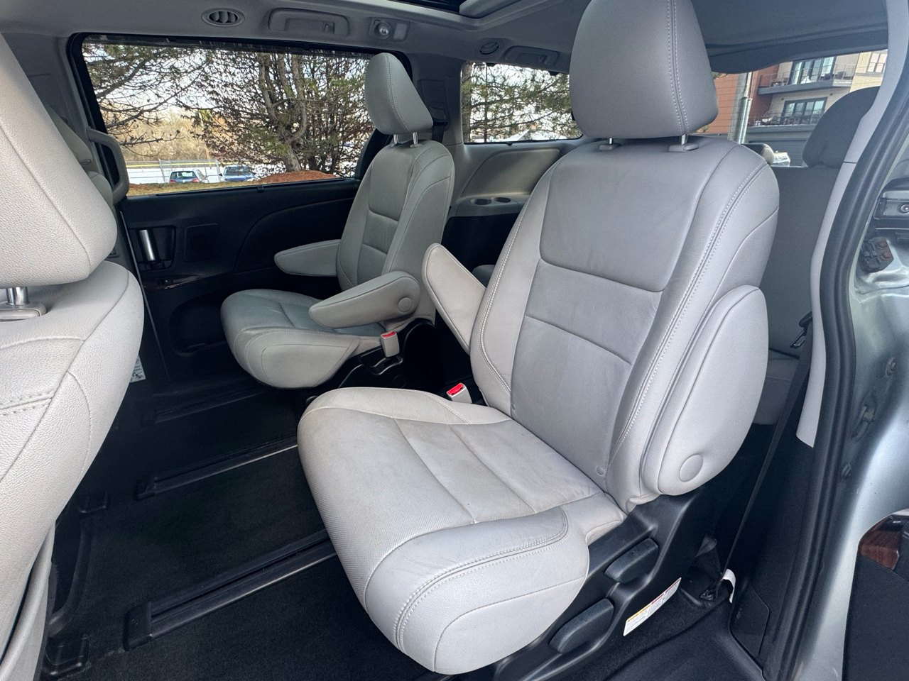 Toyota Sienna 5dr 7-Pass Van Ltd Premium AWD (Natl) 2015