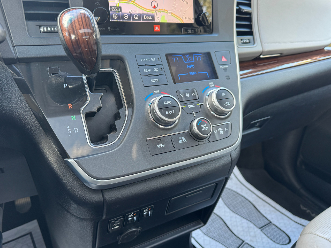 Toyota Sienna 5dr 7-Pass Van Ltd Premium AWD (Natl) 2015