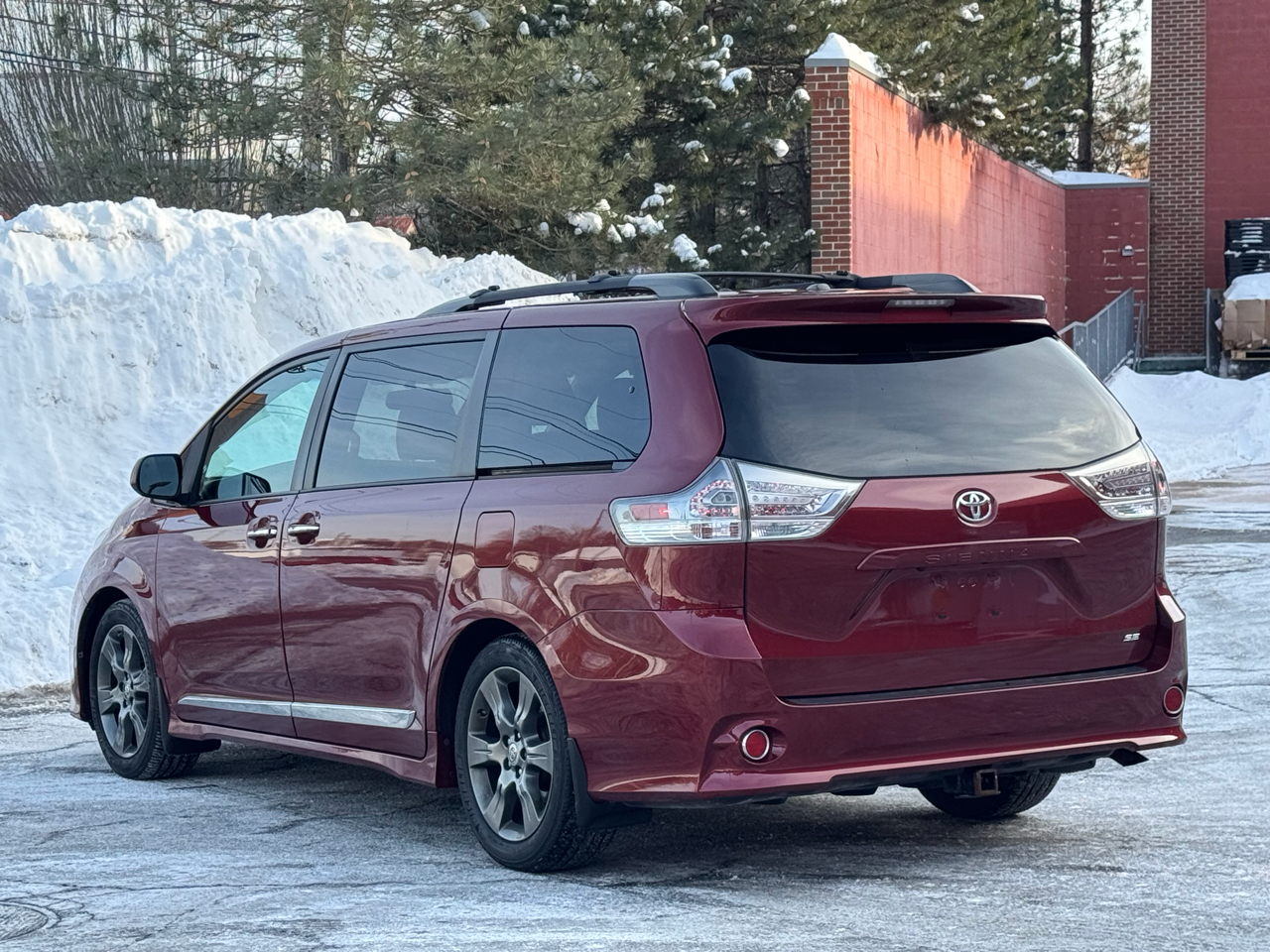 Toyota Sienna 5dr 8-Pass Van SE Premium FWD (Natl) 2016