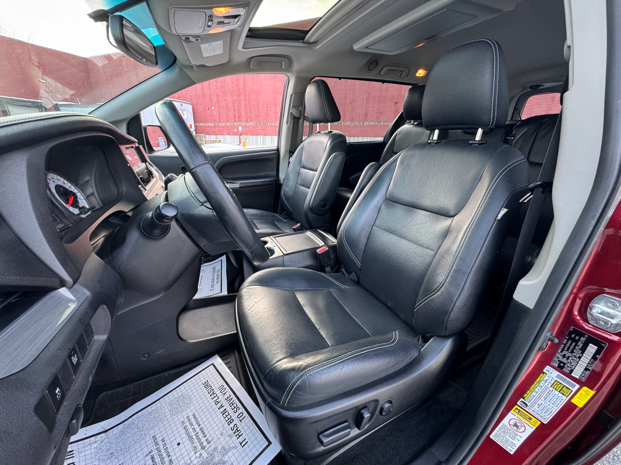 Toyota Sienna 5dr 8-Pass Van SE Premium FWD (Natl) 2016