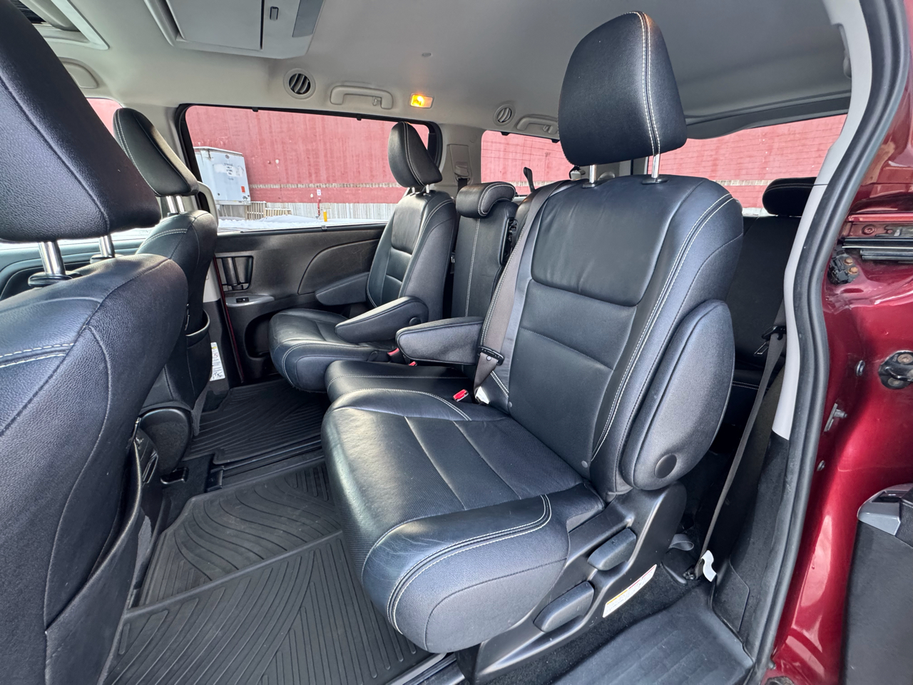 Toyota Sienna 5dr 8-Pass Van SE Premium FWD (Natl) 2016