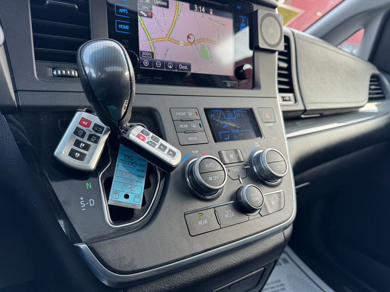 Toyota Sienna 5dr 8-Pass Van SE Premium FWD (Natl) 2016