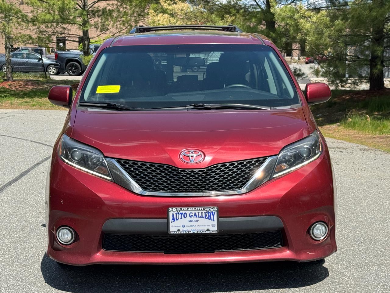 Toyota Sienna 5dr 8-Pass Van SE Premium FWD (Natl) 2016