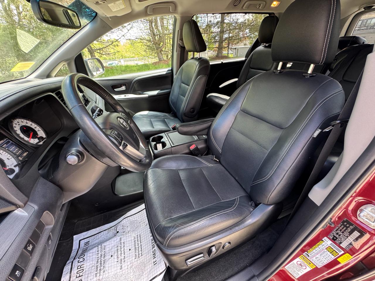 Toyota Sienna 5dr 8-Pass Van SE Premium FWD (Natl) 2016