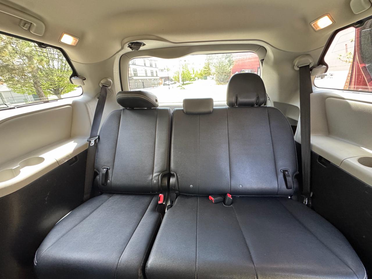 Toyota Sienna 5dr 8-Pass Van SE Premium FWD (Natl) 2016