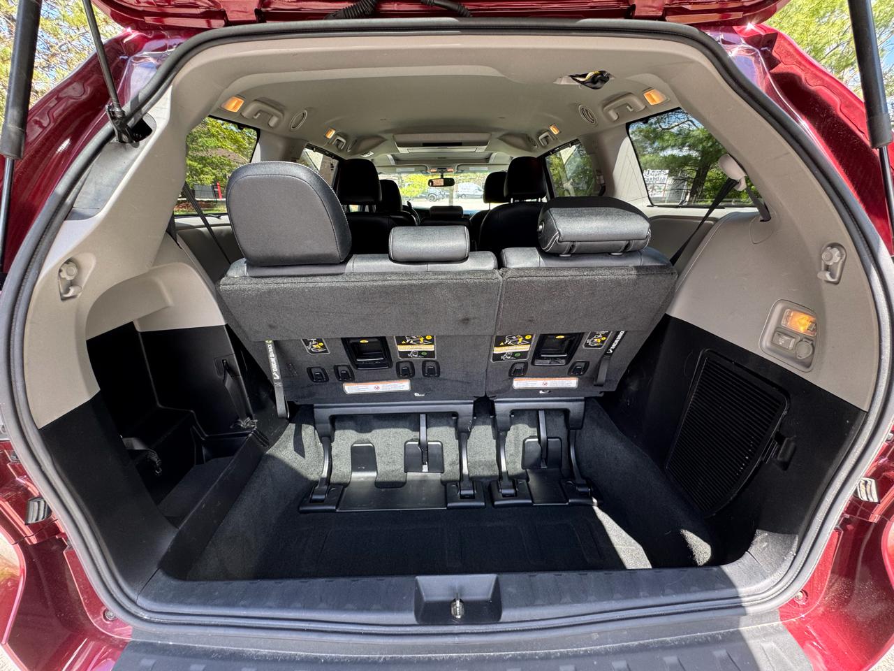Toyota Sienna 5dr 8-Pass Van SE Premium FWD (Natl) 2016