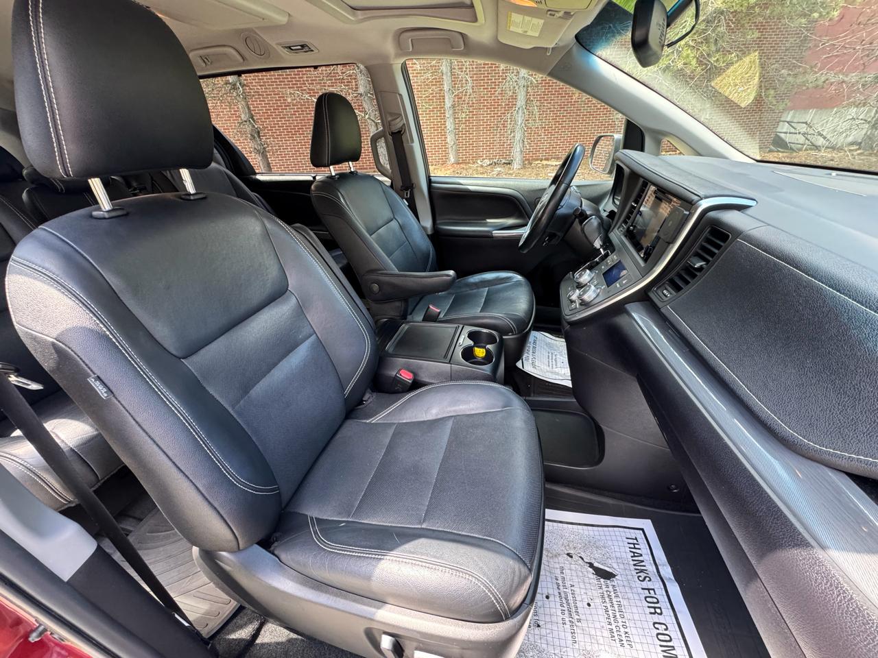 Toyota Sienna 5dr 8-Pass Van SE Premium FWD (Natl) 2016