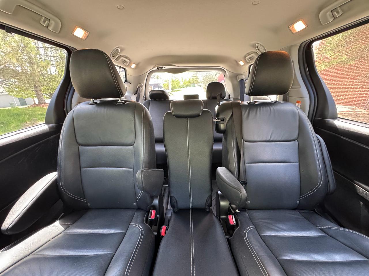 Toyota Sienna 5dr 8-Pass Van SE Premium FWD (Natl) 2016