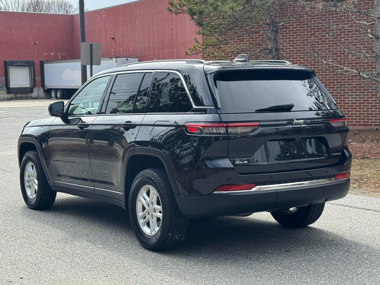 Jeep Grand Cherokee Laredo 4x4 2023