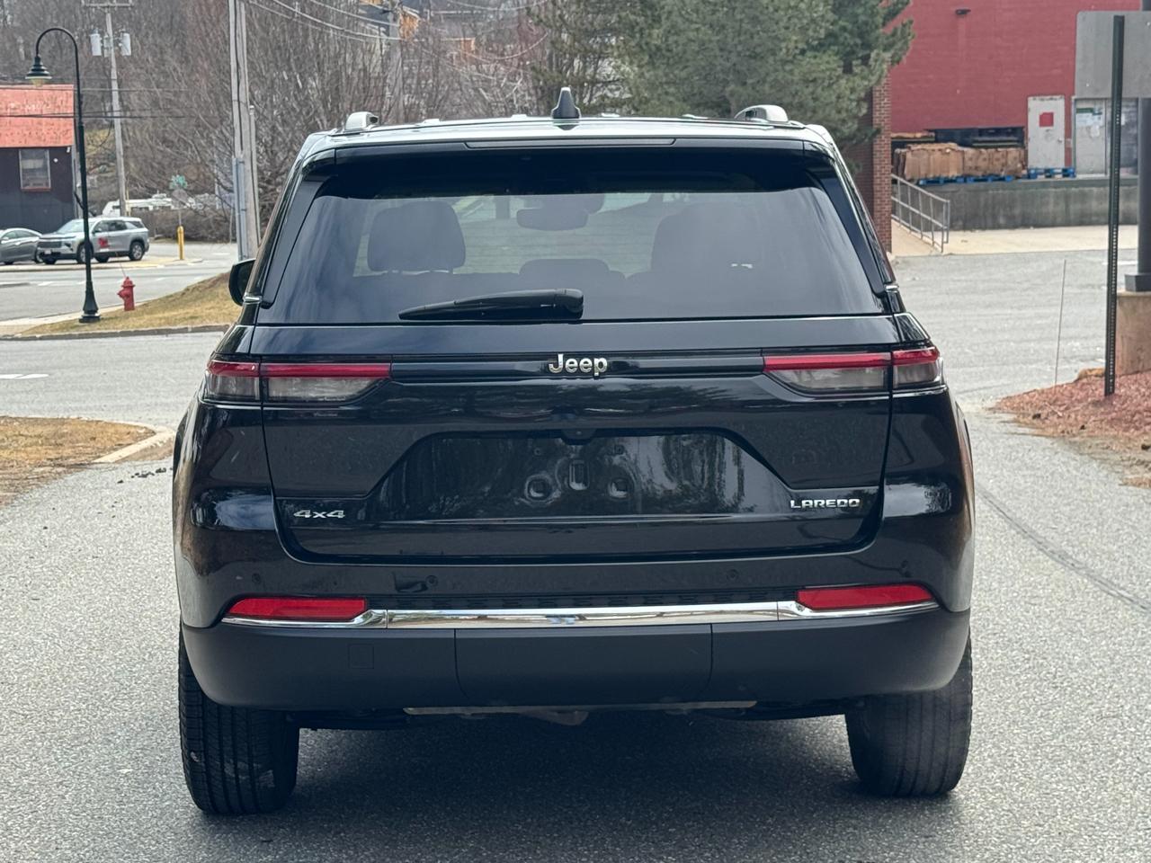 Jeep Grand Cherokee Laredo 4x4 2023