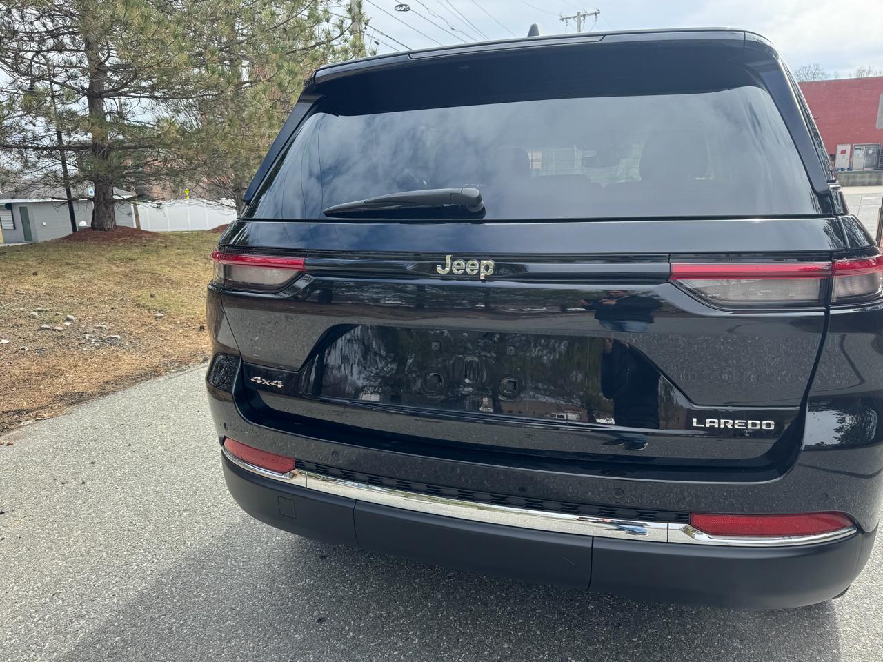 Jeep Grand Cherokee Laredo 4x4 2023