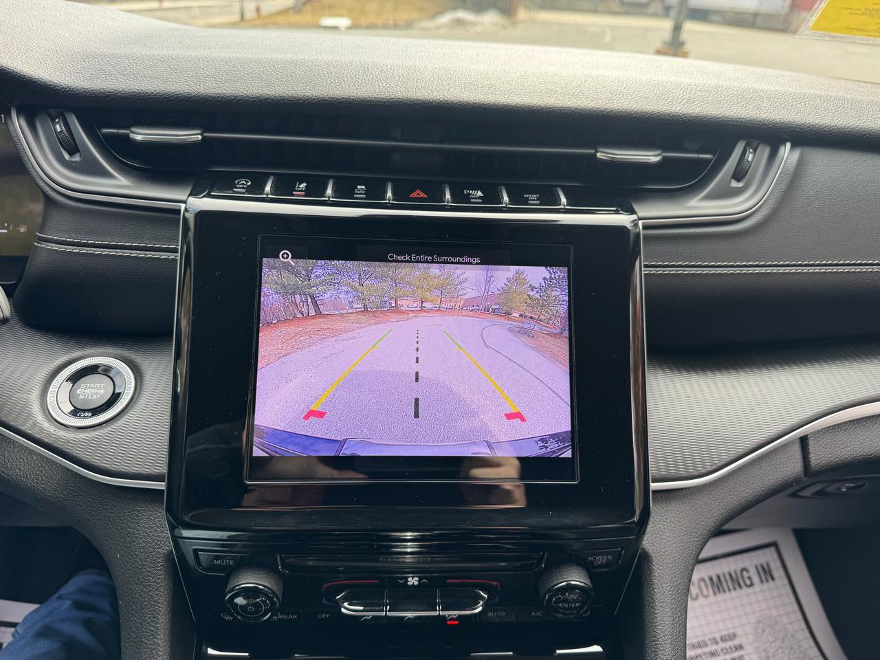 Jeep Grand Cherokee Laredo 4x4 2023