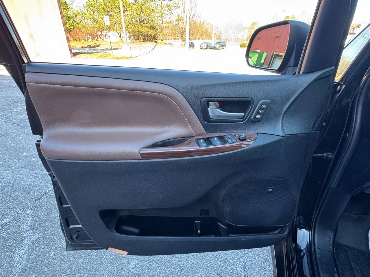 Toyota Sienna Limited Premium AWD 7-Passenger (Natl) 2018