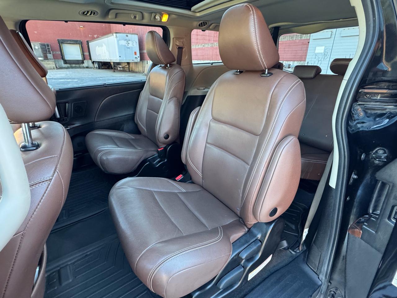 Toyota Sienna Limited Premium AWD 7-Passenger (Natl) 2018