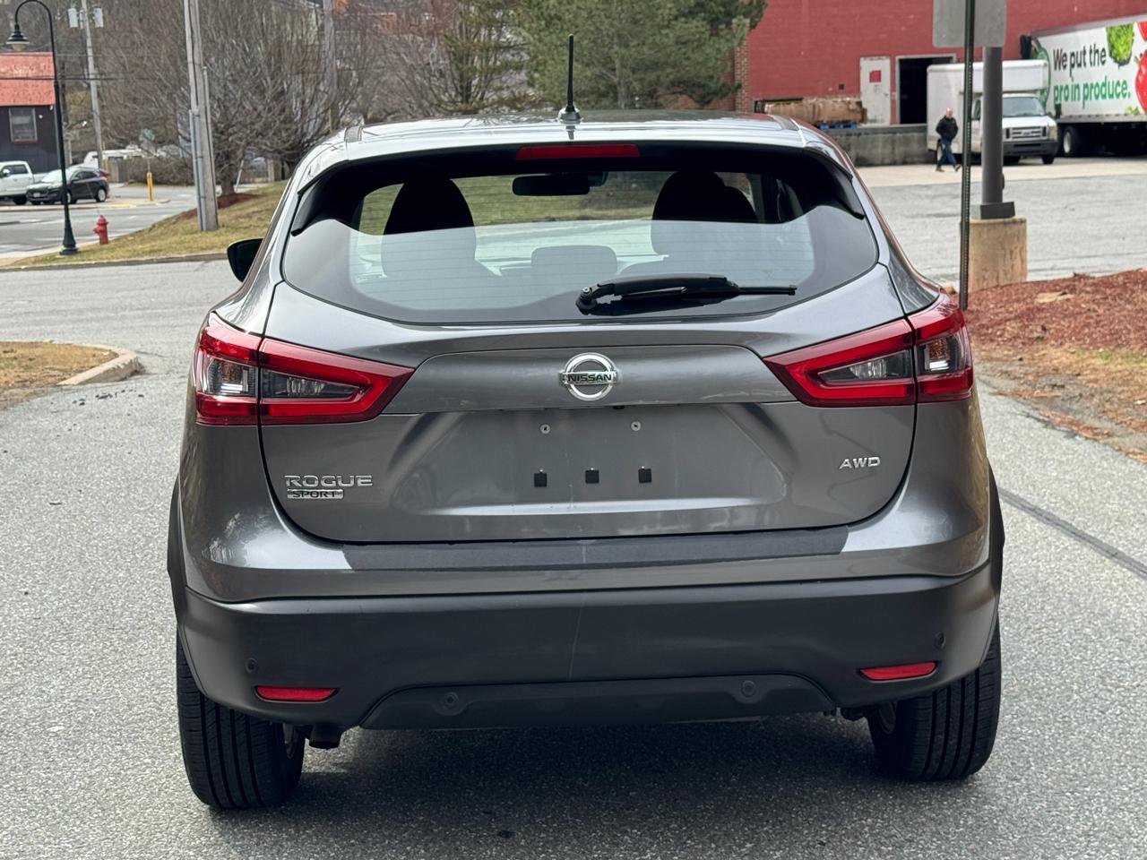 Nissan Rogue Sport  2021