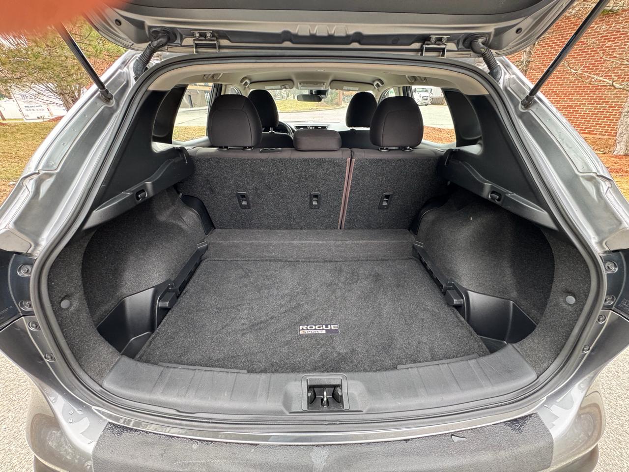 Nissan Rogue Sport  2021