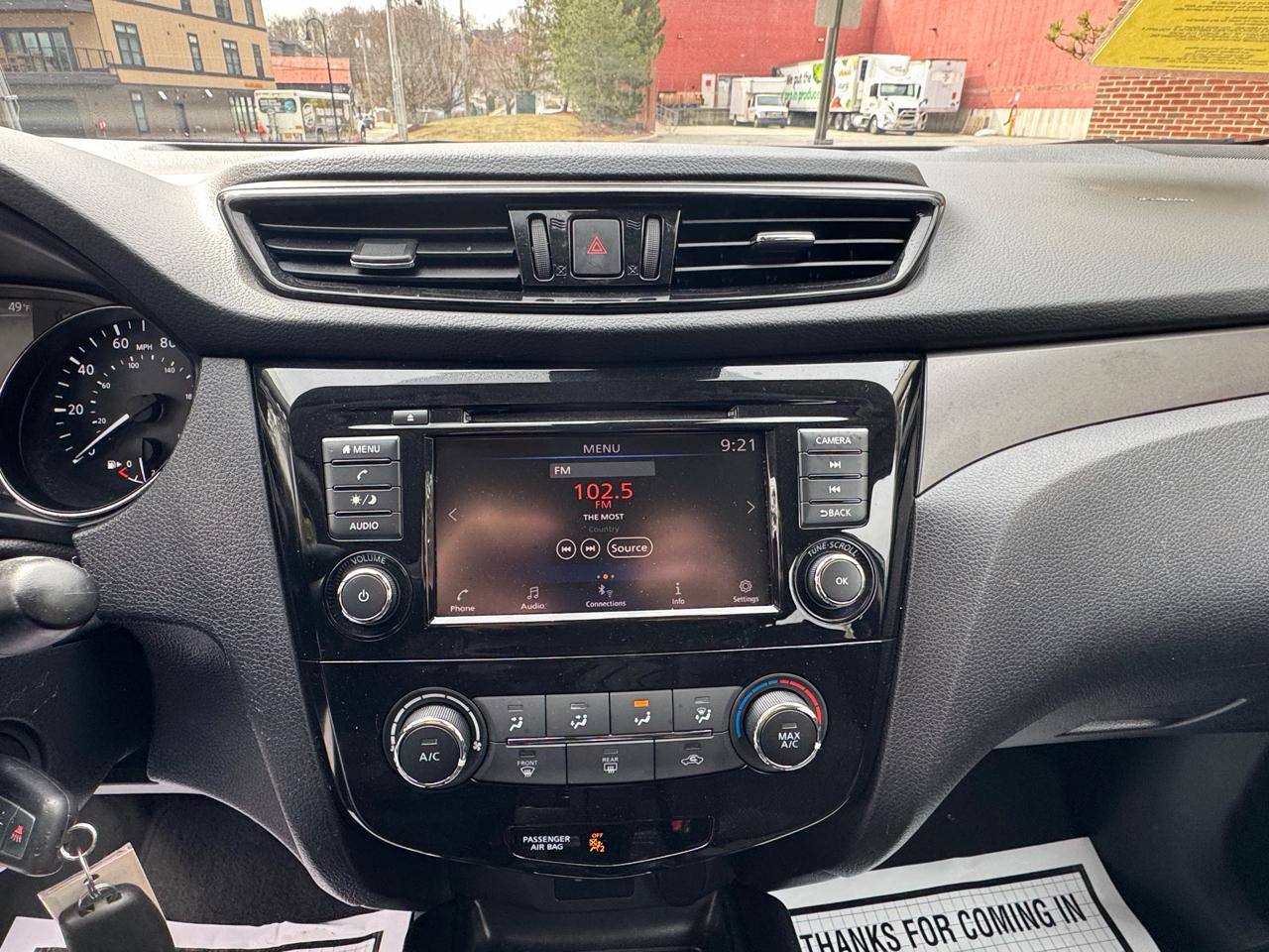 Nissan Rogue Sport  2021