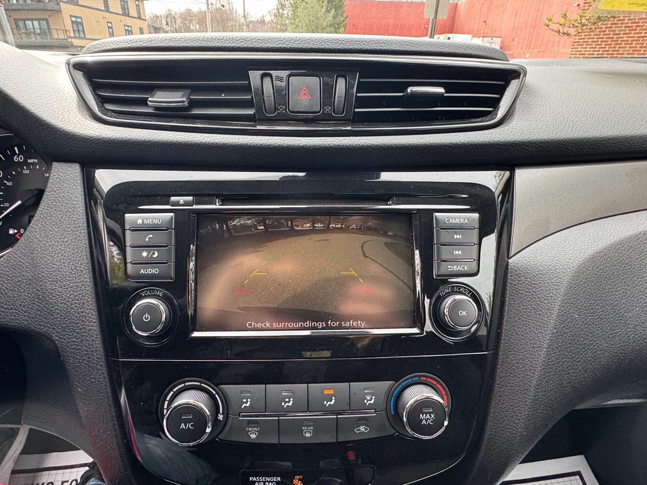 Nissan Rogue Sport  2021