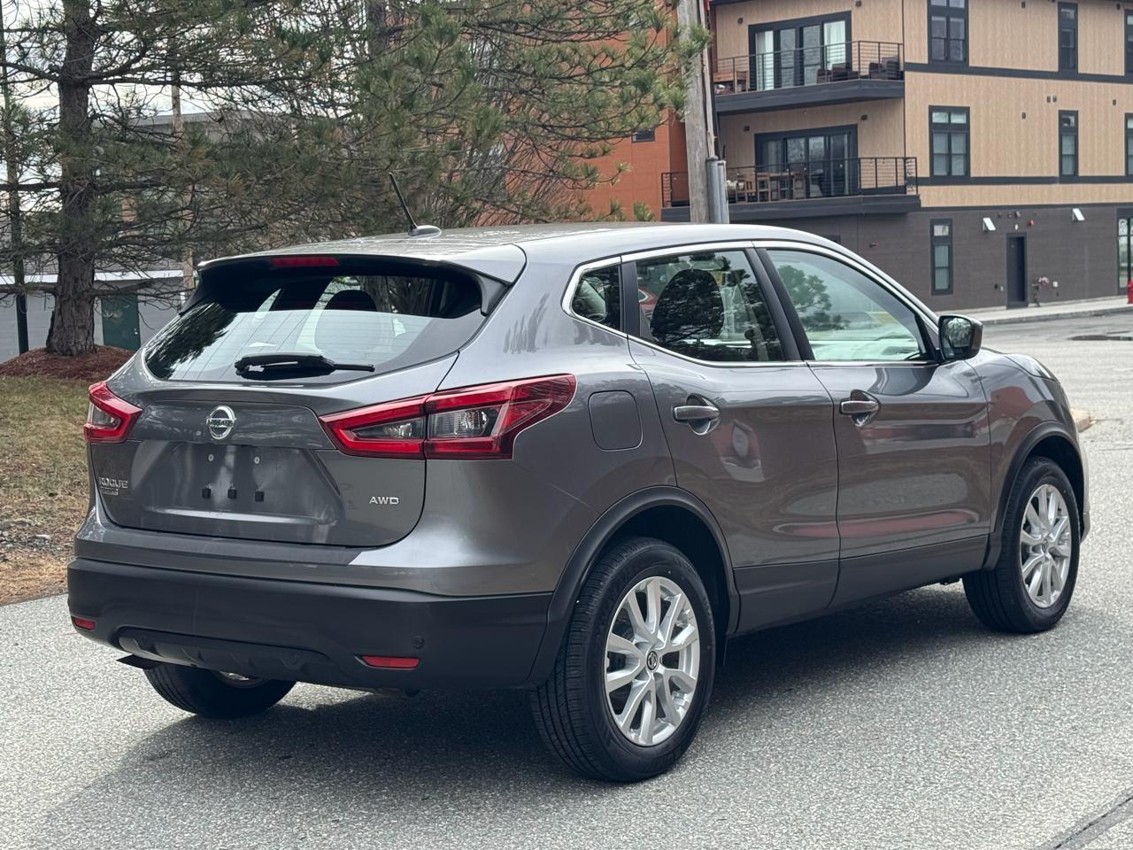 Nissan Rogue Sport  2021