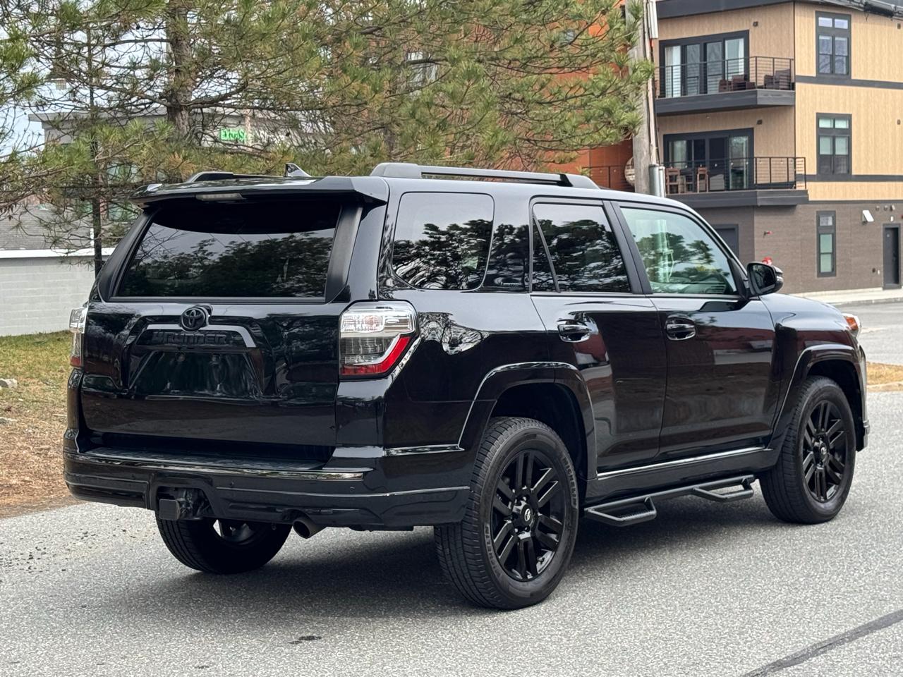 Toyota 4Runner Nightshade 4WD (Natl) 2020