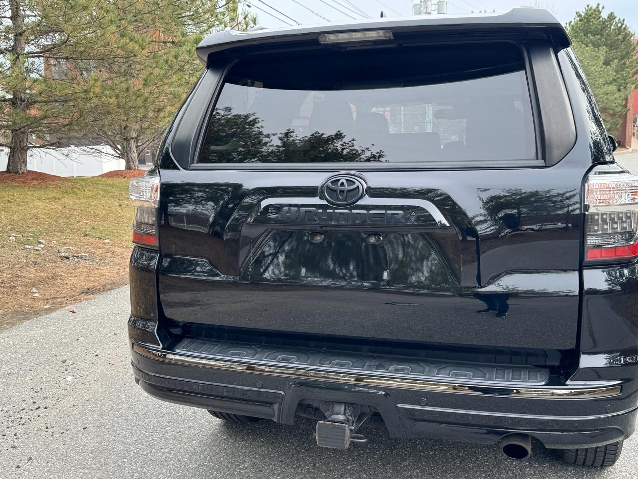 Toyota 4Runner Nightshade 4WD (Natl) 2020