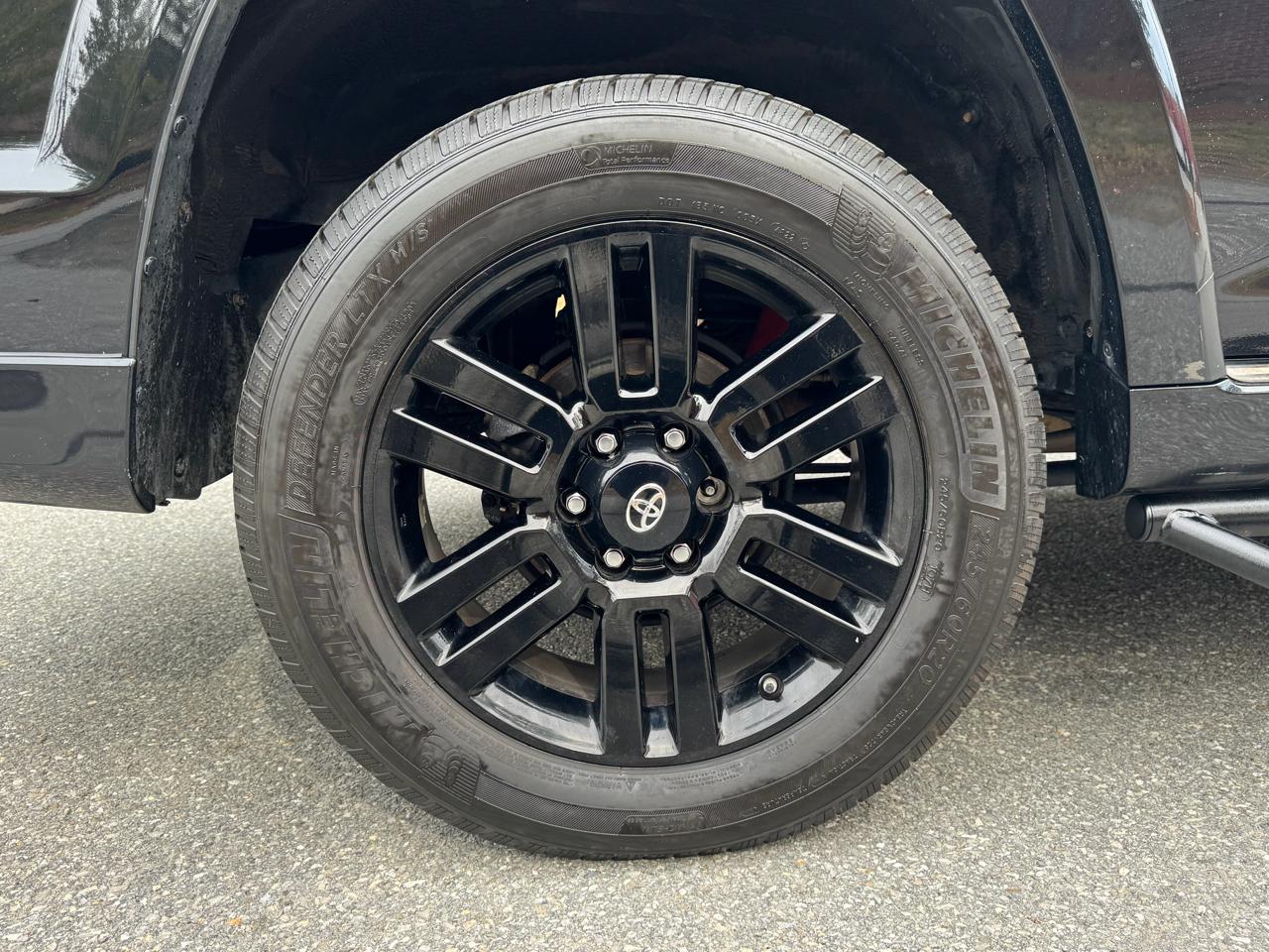 Toyota 4Runner Nightshade 4WD (Natl) 2020