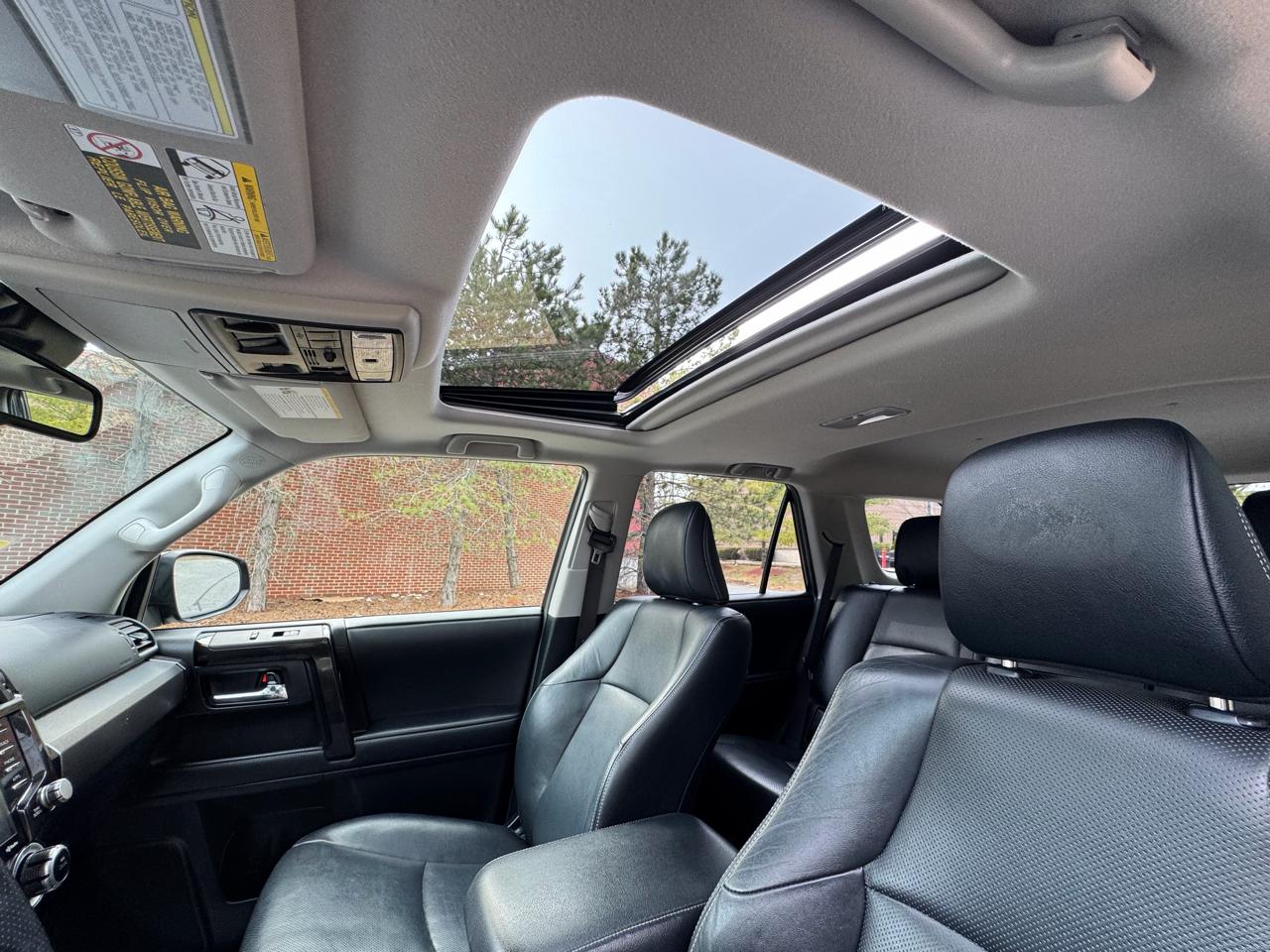 Toyota 4Runner Nightshade 4WD (Natl) 2020