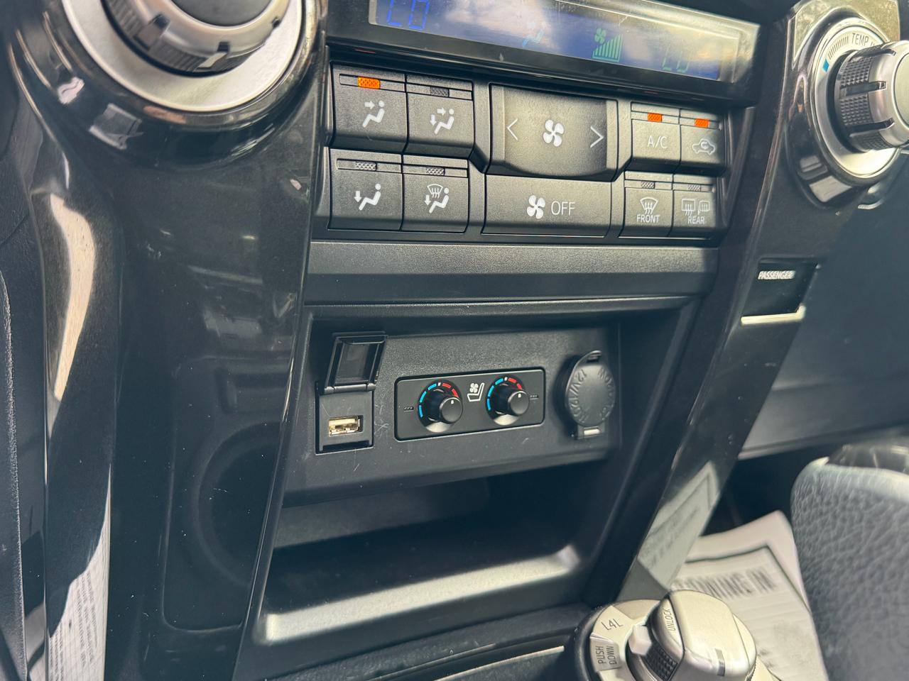 Toyota 4Runner Nightshade 4WD (Natl) 2020