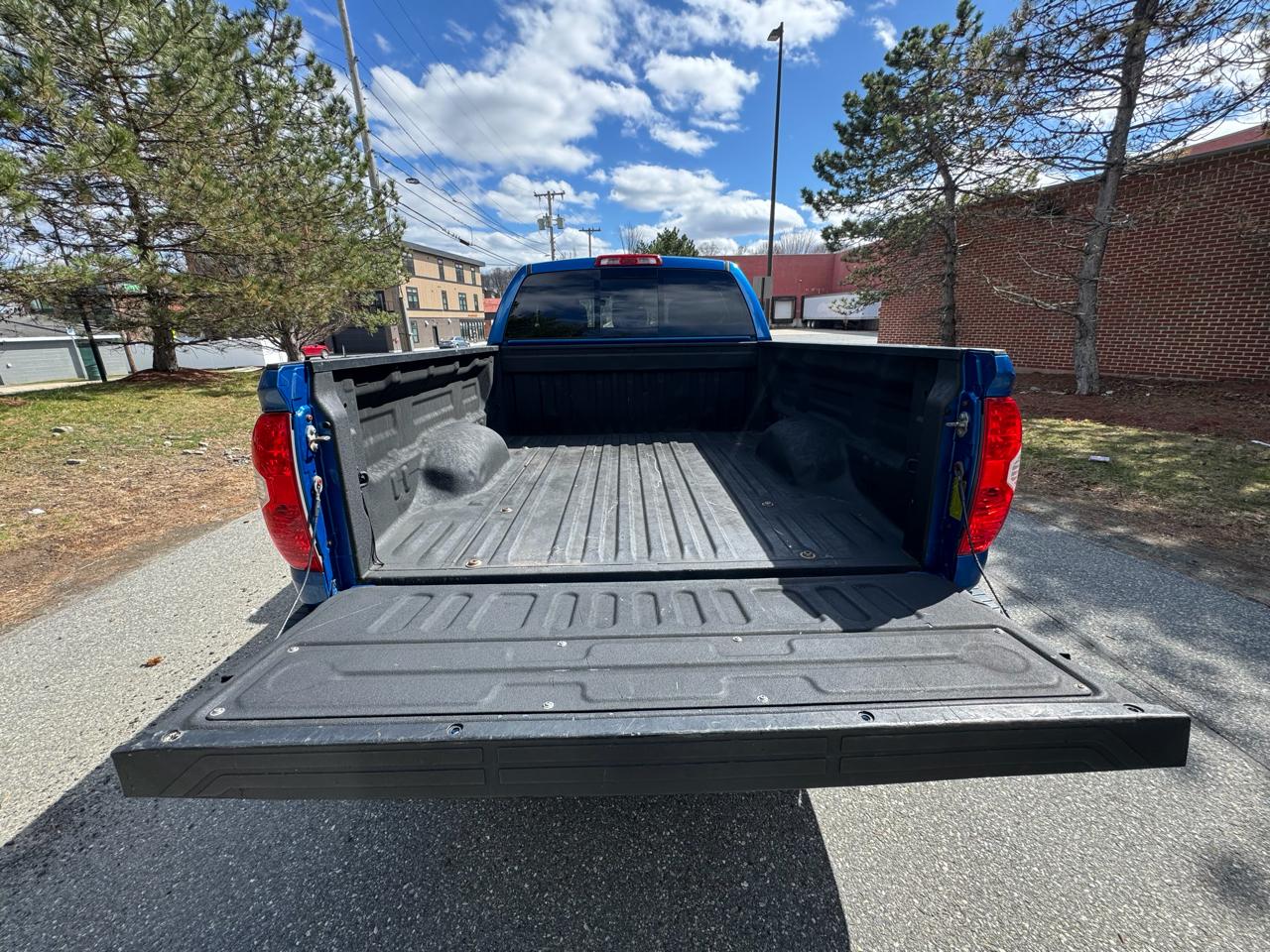 Toyota Tundra 4WD SR5 Double Cab 6.5' Bed 4.6L (Natl) 2018