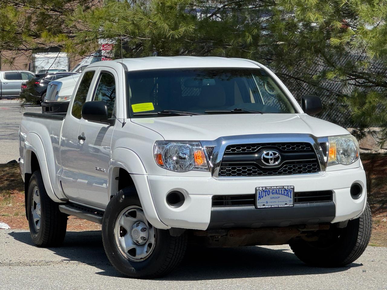 Toyota Tacoma 4WD Access I4 AT (Natl) 2011