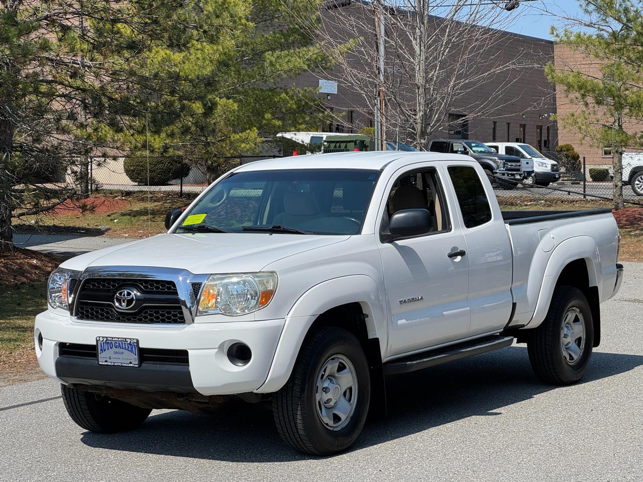 Toyota Tacoma 4WD Access I4 AT (Natl) 2011