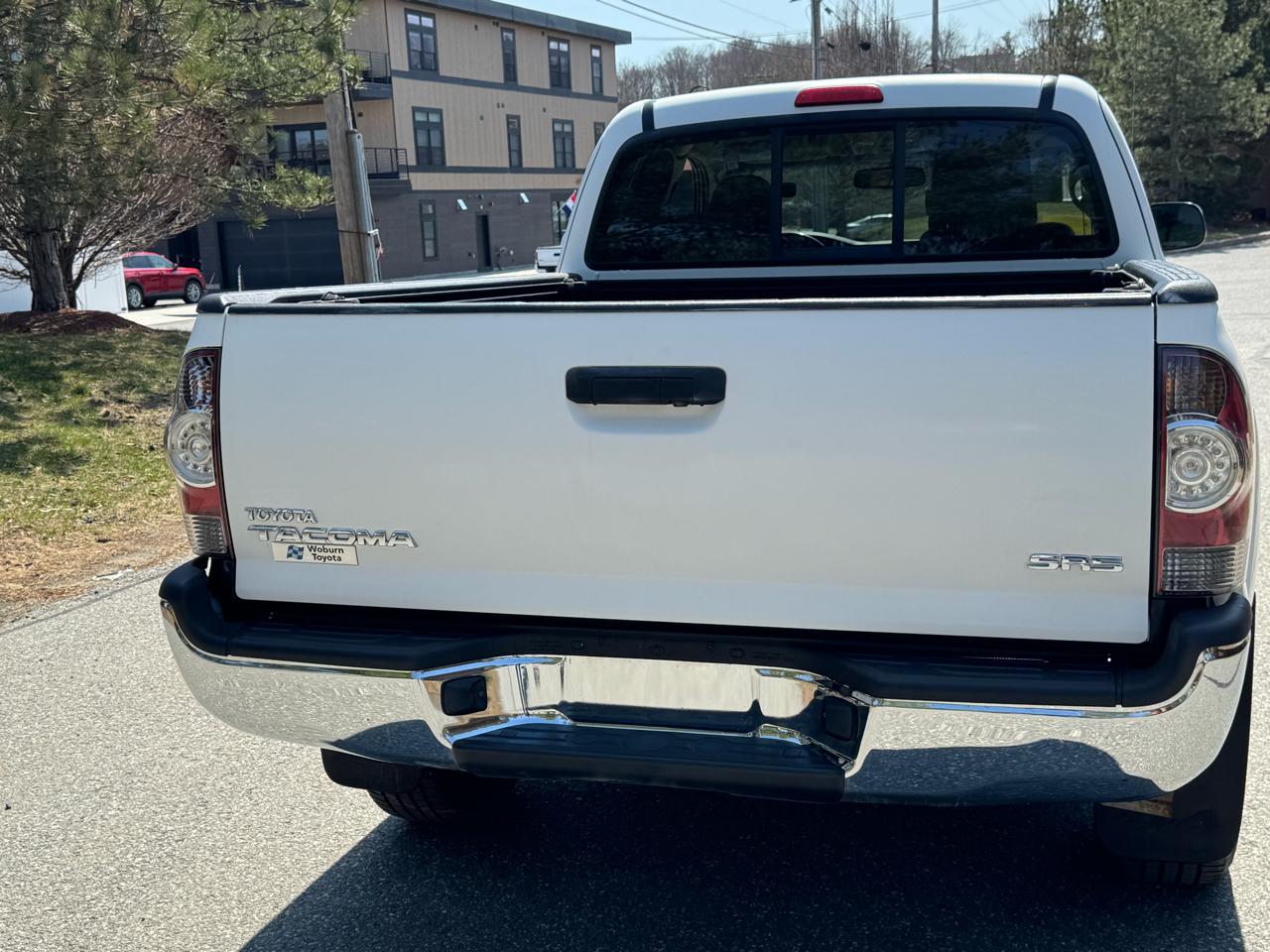 Toyota Tacoma 4WD Access I4 AT (Natl) 2011