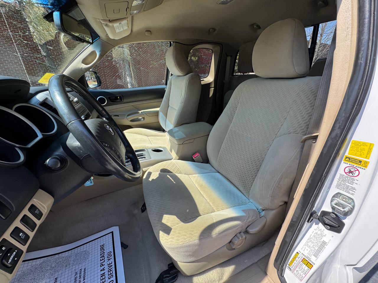 Toyota Tacoma 4WD Access I4 AT (Natl) 2011